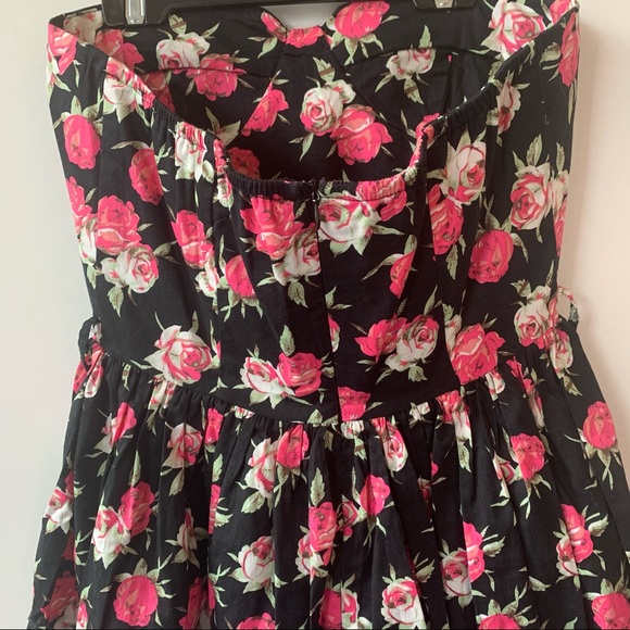 Women’s Medium Black Floral Mini Dress - Picture 12 of 13